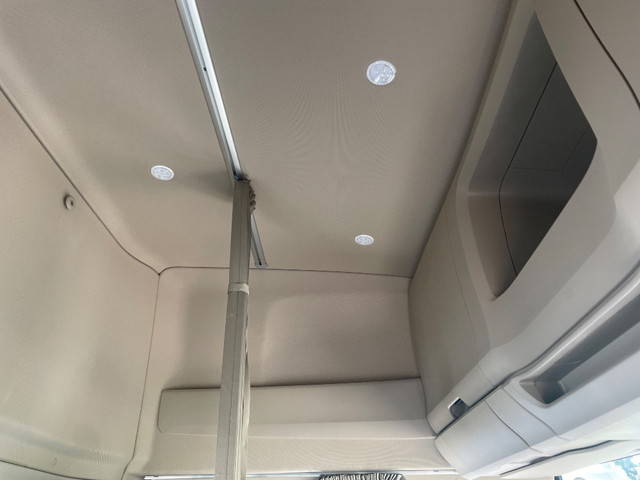 日野プロフィアコンテナ専用車大型（10t）[写真32]