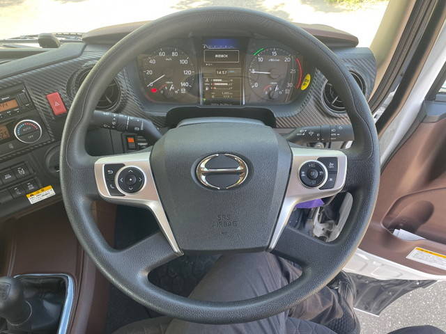 日野プロフィアコンテナ専用車大型（10t）[写真33]