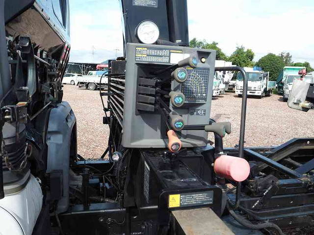 日野レンジャーセルフクレーン3段中型（4t）[写真14]