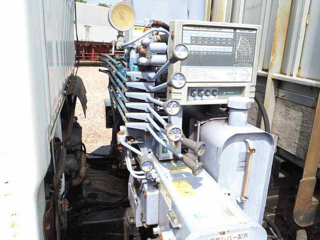 三菱ふそうキャンタークレーン3段小型（2t・3t）[写真14]