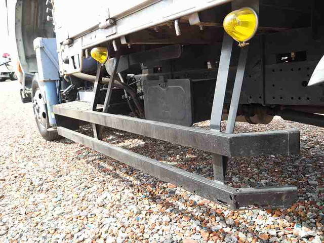 三菱ふそうキャンタークレーン3段小型（2t・3t）[写真26]