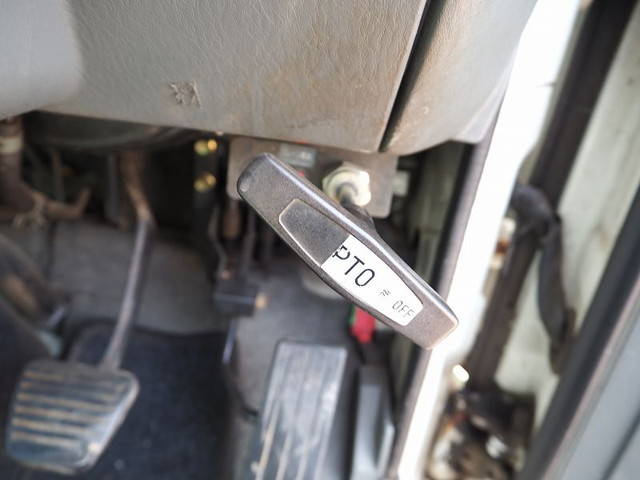 三菱ふそうキャンタークレーン3段小型（2t・3t）[写真36]