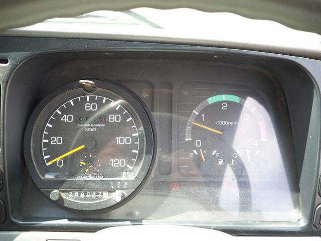 三菱ふそうキャンタークレーン3段小型（2t・3t）[写真38]