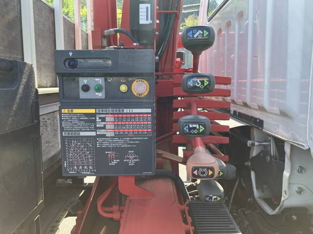 三菱ふそうキャンタークレーン4段小型（2t・3t）[写真19]