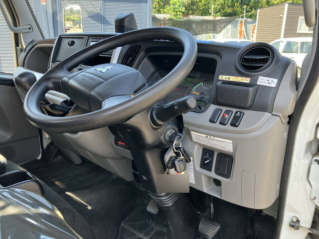 三菱ふそうキャンタークレーン4段小型（2t・3t）[写真34]