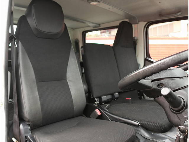 三菱ふそうキャンターダブルキャブ（Wキャブ）小型（2t・3t）[写真17]
