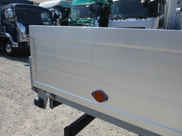 いすゞエルフアルミブロック小型（2t・3t）[写真16]