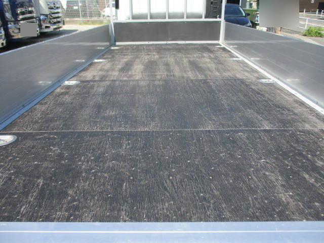 いすゞエルフアルミブロック小型（2t・3t）[写真17]