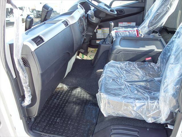 三菱ふそうファイターコンテナ専用車中型（4t）[写真23]