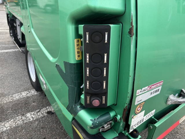 三菱ふそうキャンターパッカー車（塵芥車）小型（2t・3t）[写真07]