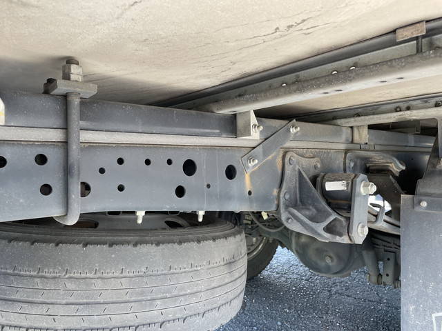 いすゞエルフ冷凍車（冷蔵車）小型（2t・3t）[写真20]