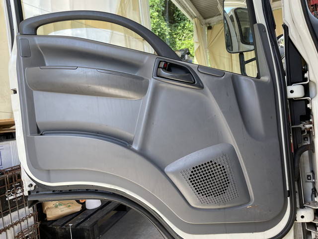 いすゞエルフ冷凍車（冷蔵車）小型（2t・3t）[写真26]