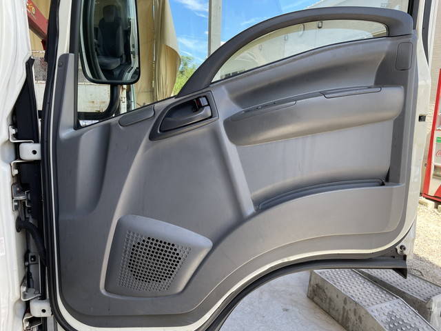 いすゞエルフ冷凍車（冷蔵車）小型（2t・3t）[写真27]