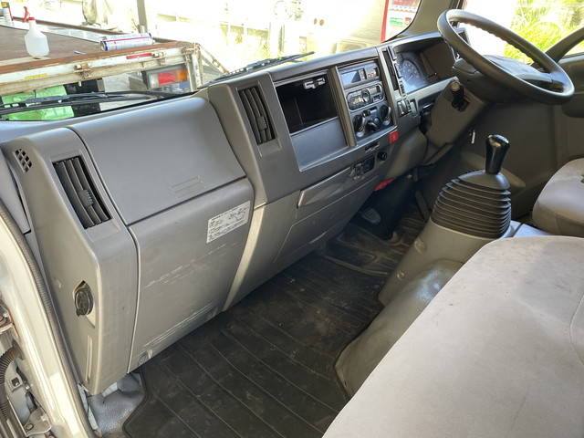 いすゞエルフ冷凍車（冷蔵車）小型（2t・3t）[写真30]