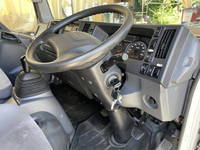 いすゞエルフ冷凍車（冷蔵車）小型（2t・3t）[写真32]