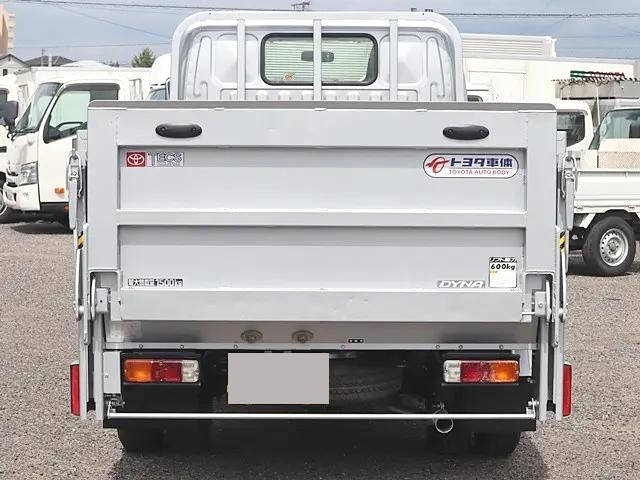 トヨタダイナ平ボディ小型（2t・3t）[写真04]