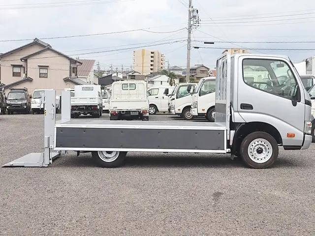 トヨタダイナ平ボディ小型（2t・3t）[写真07]