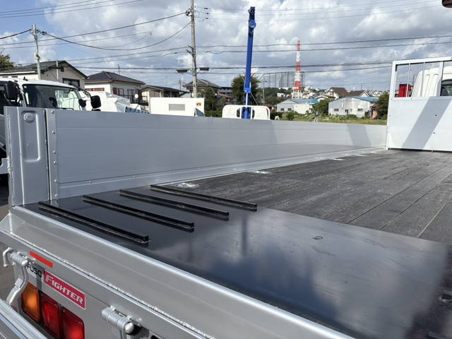 三菱ふそうファイターセルフクレーン4段増トン（6t・8t）[写真10]