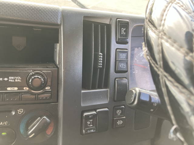 いすゞフォワードパッカー車（塵芥車）中型（4t）[写真37]