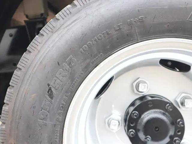 トヨタトヨエース平ボディ小型（2t・3t）[写真16]