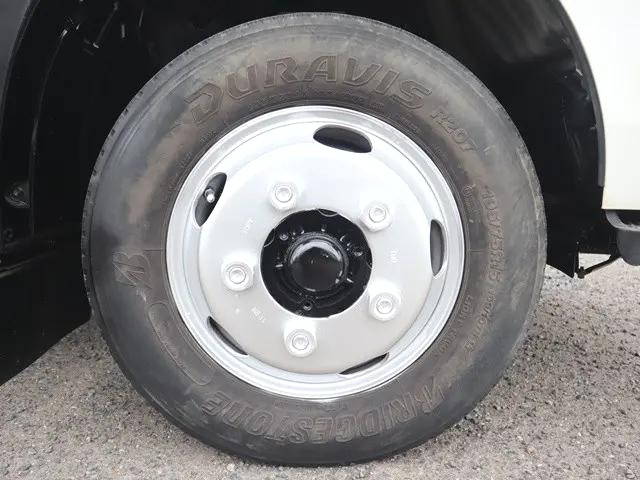 トヨタトヨエース平ボディ小型（2t・3t）[写真17]