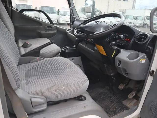 トヨタトヨエース平ボディ小型（2t・3t）[写真25]