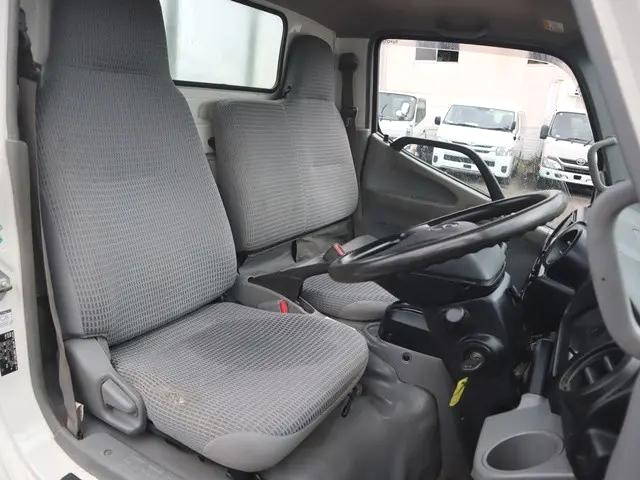 トヨタトヨエース平ボディ小型（2t・3t）[写真26]