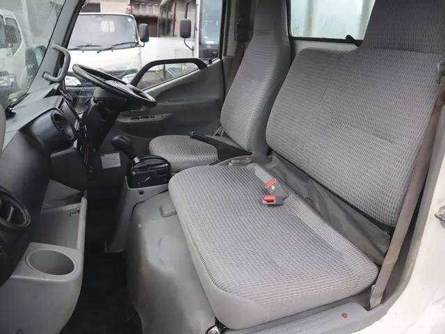 トヨタトヨエース平ボディ小型（2t・3t）[写真28]