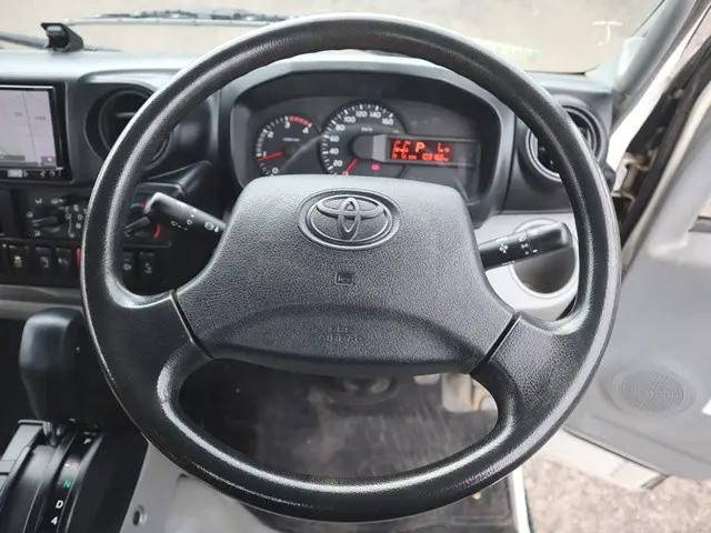 トヨタトヨエース平ボディ小型（2t・3t）[写真29]