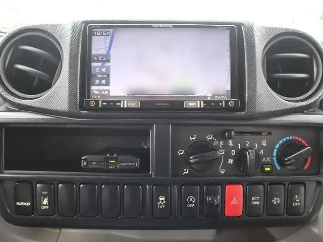 トヨタトヨエース平ボディ小型（2t・3t）[写真31]