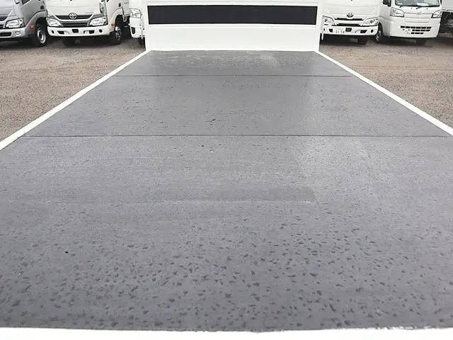 トヨタトヨエース平ボディ小型（2t・3t）[写真09]