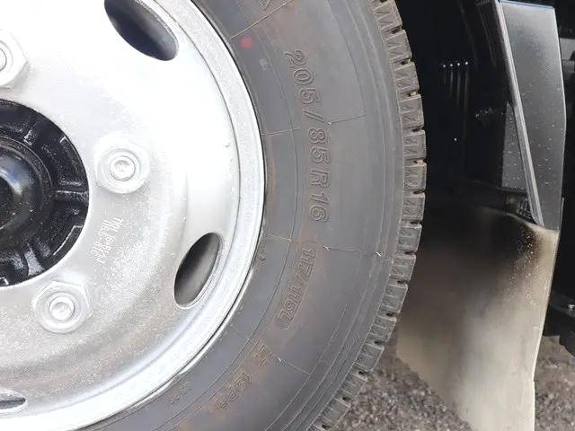 いすゞエルフ高所作業車小型（2t・3t）[写真20]