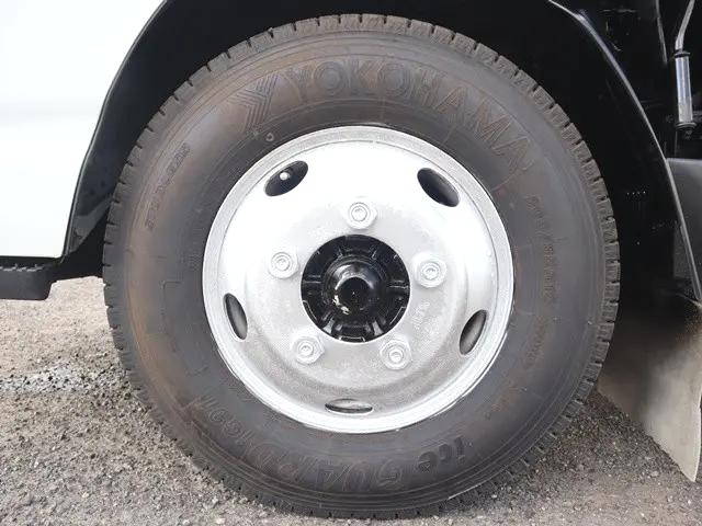 いすゞエルフ高所作業車小型（2t・3t）[写真24]