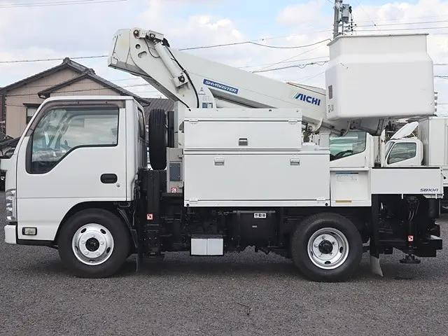 いすゞエルフ高所作業車小型（2t・3t）[写真09]