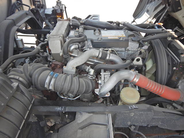 いすゞフォワード冷蔵冷凍ウイング中型（4t）[写真14]