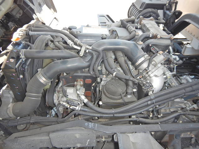 いすゞフォワード冷蔵冷凍ウイング中型（4t）[写真15]