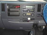 いすゞフォワード冷蔵冷凍ウイング中型（4t）[写真21]