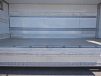 いすゞフォワード冷蔵冷凍ウイング中型（4t）[写真28]