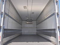 いすゞフォワード冷蔵冷凍ウイング中型（4t）[写真32]