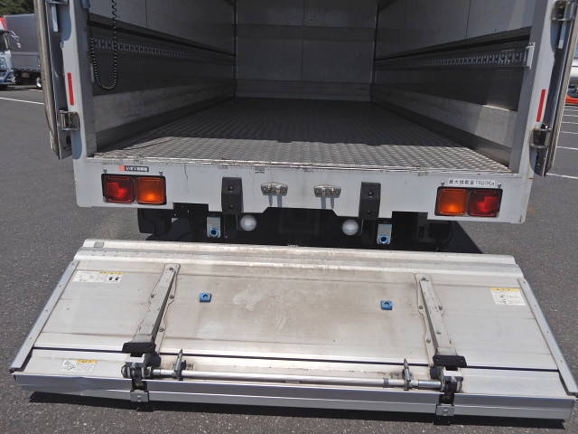 いすゞフォワード冷蔵冷凍ウイング中型（4t）[写真33]