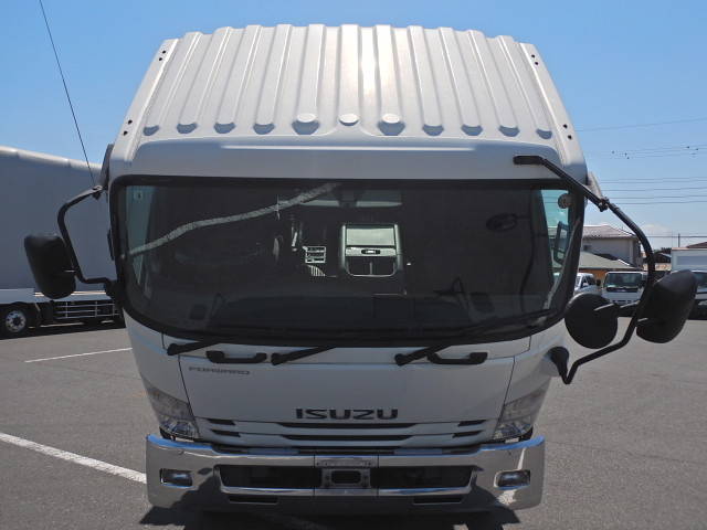 いすゞフォワード冷蔵冷凍ウイング中型（4t）[写真38]