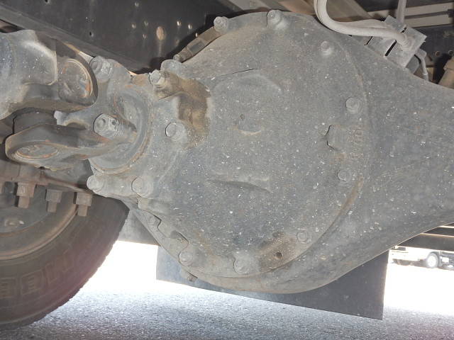 いすゞフォワード冷蔵冷凍ウイング中型（4t）[写真09]