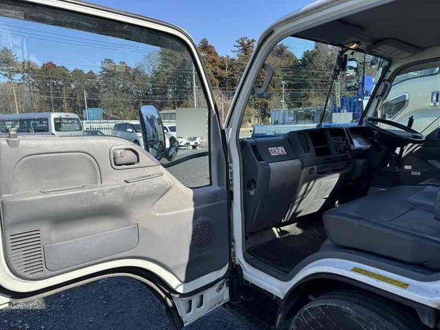 いすゞエルフ高所作業車小型（2t・3t）[写真28]