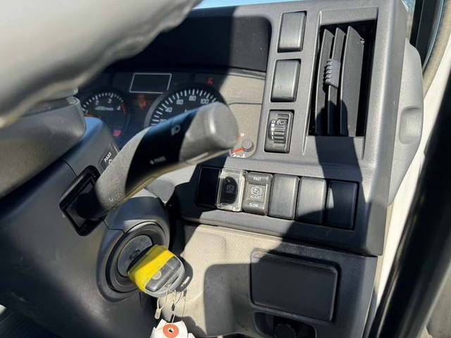 いすゞエルフ高所作業車小型（2t・3t）[写真35]