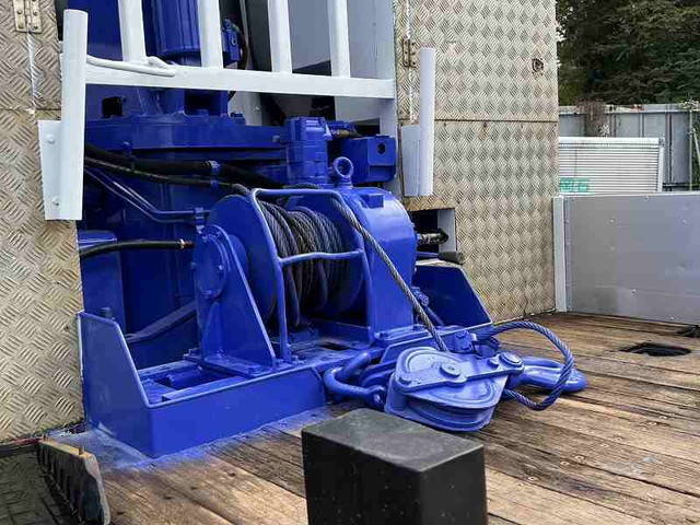 三菱ふそうスーパーグレートセルフクレーン4段大型（10t）[写真15]