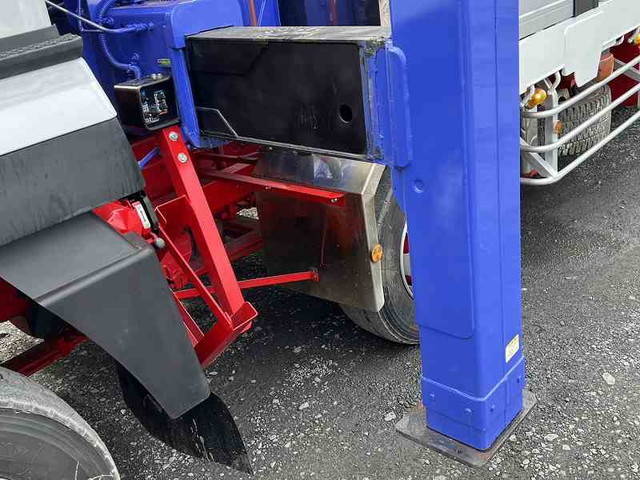 三菱ふそうスーパーグレートセルフクレーン4段大型（10t）[写真21]