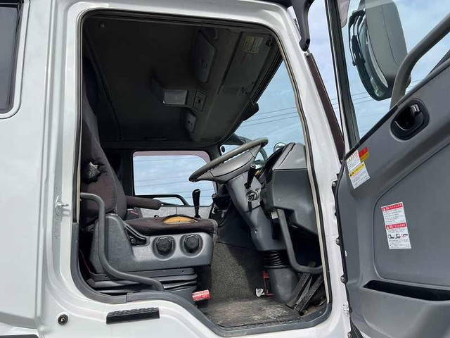 三菱ふそうスーパーグレートセルフクレーン4段大型（10t）[写真31]