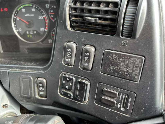 三菱ふそうスーパーグレートセルフクレーン4段大型（10t）[写真36]