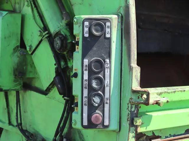 いすゞフォワードパッカー車（塵芥車）中型（4t）[写真15]