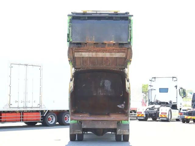 いすゞフォワードパッカー車（塵芥車）中型（4t）[写真07]